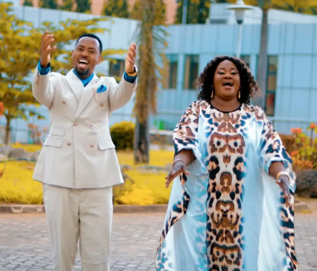 Pastor Amos ft Upendo Nkone – Salama